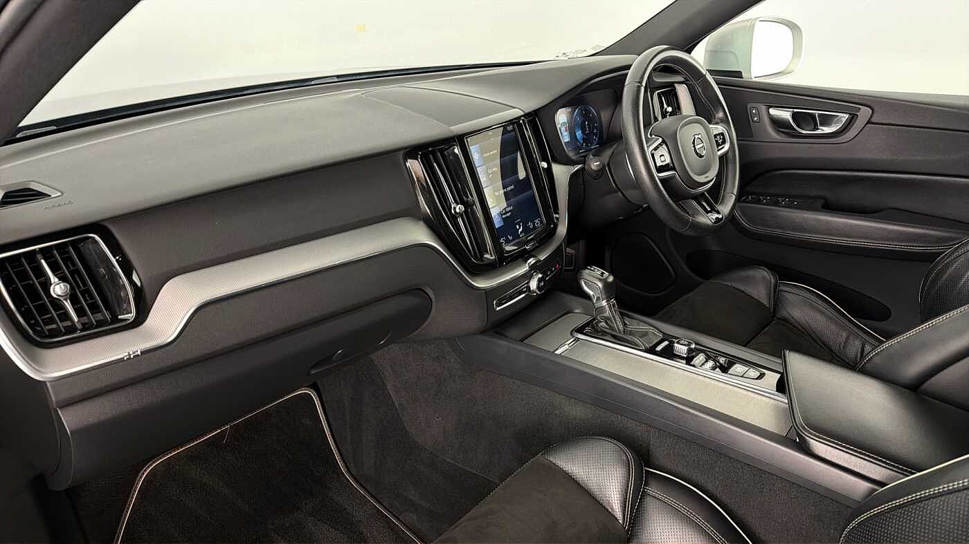 Used Volvo XC60 2017 for sale - 77434899: Photo 3