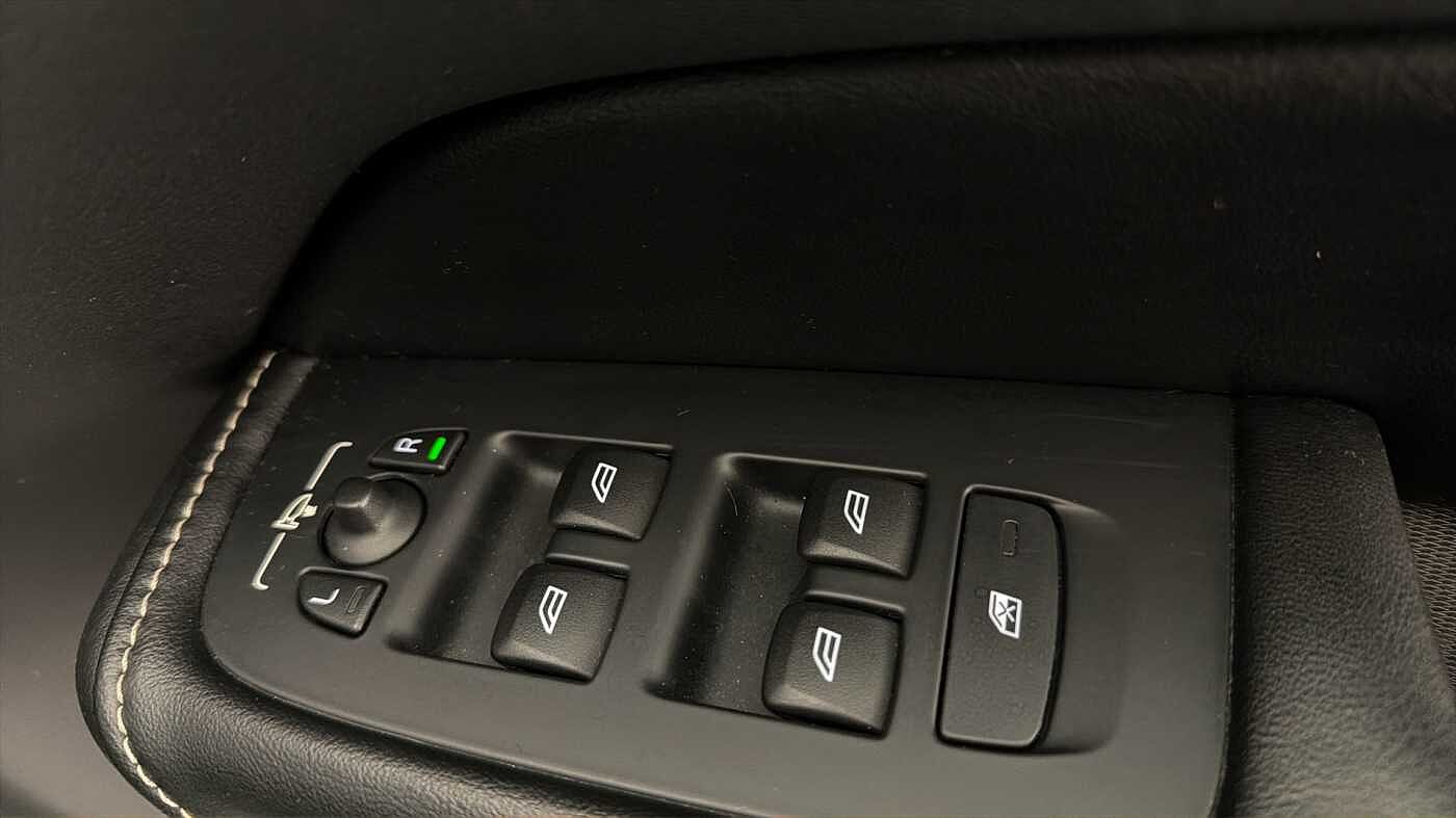 Used Volvo XC60 2017 for sale - 77434899: Photo 33