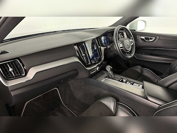 Used Volvo XC60 2017 for sale - 77434899: Photo