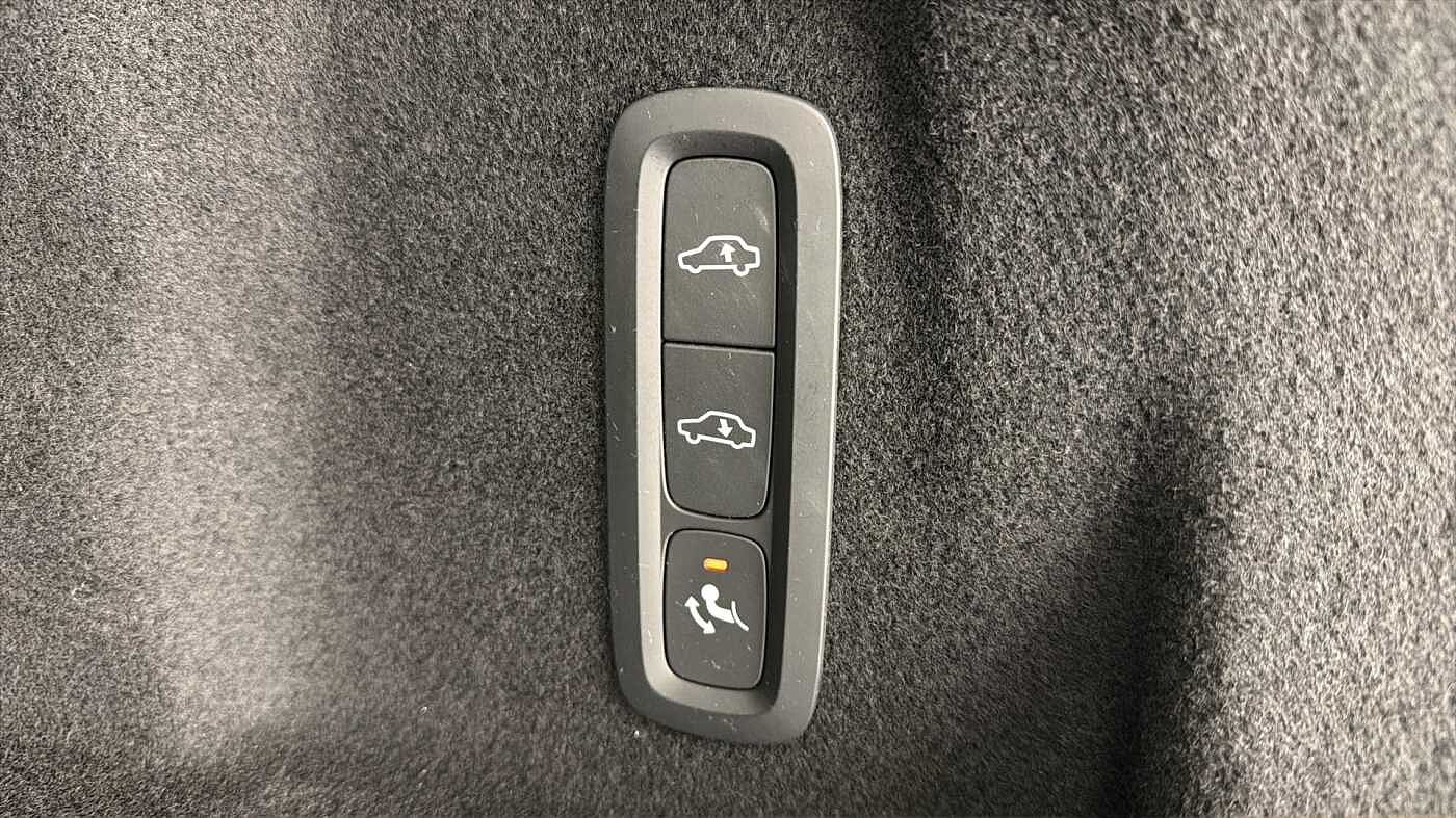 Used Volvo XC60 2019 for sale - 77532083: Photo 30