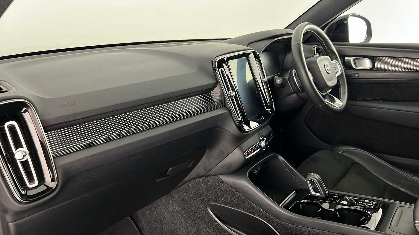 Used Volvo XC40 2018 for sale - 78133521: Photo 3