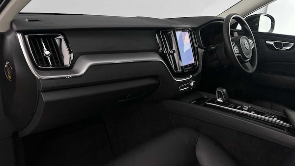 Used Volvo XC60 2021 for sale - 76344154: Photo 3