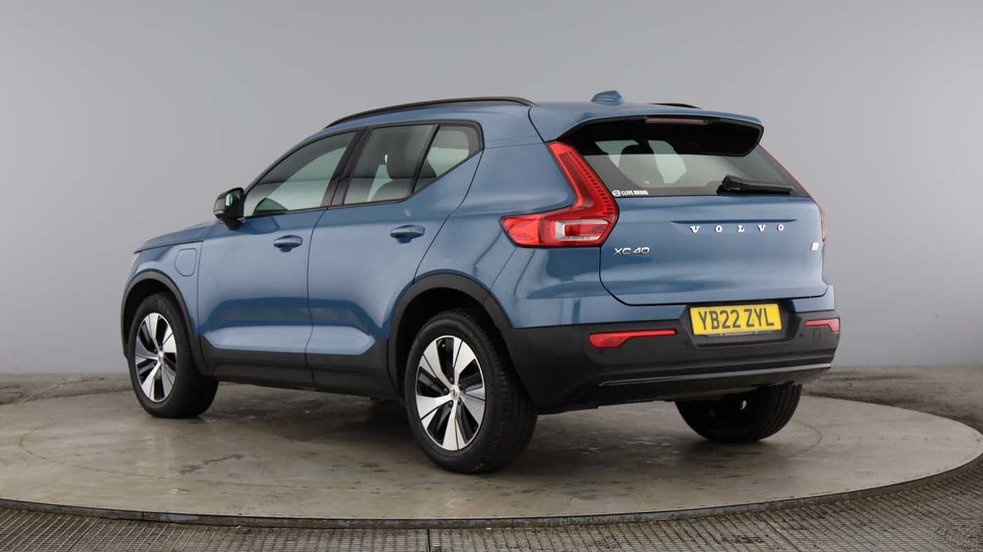 Used Volvo XC40 2022 for sale - 76344021: Photo 2