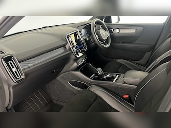 Used Volvo XC40 2021 for sale - 76008185: Photo 3