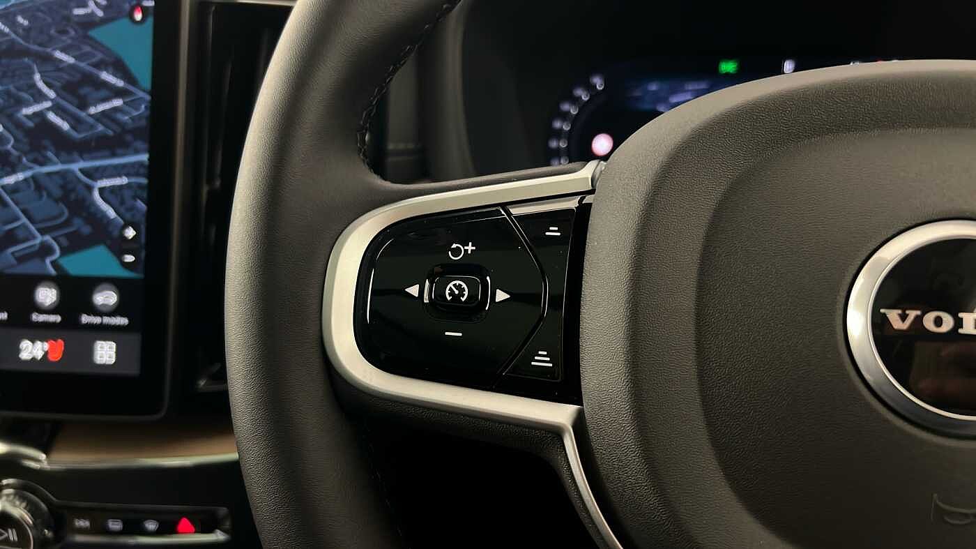 Used Volvo XC60 2025 for sale - 77127470: Photo 17