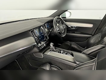 Used Volvo V90 2018 for sale - 76933123: Photo