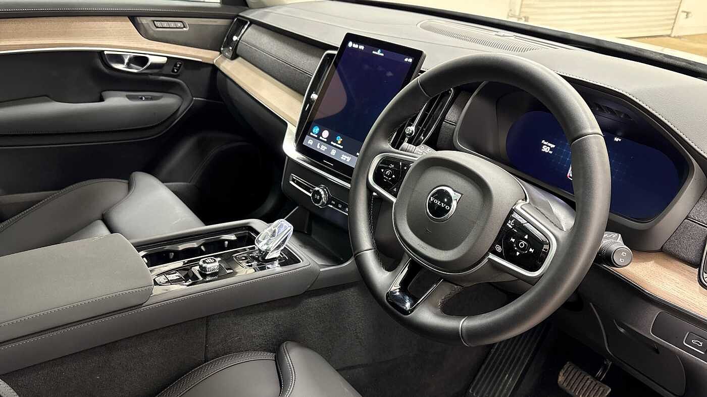 Used Volvo XC90 2025 for sale - 76854656: Photo 3