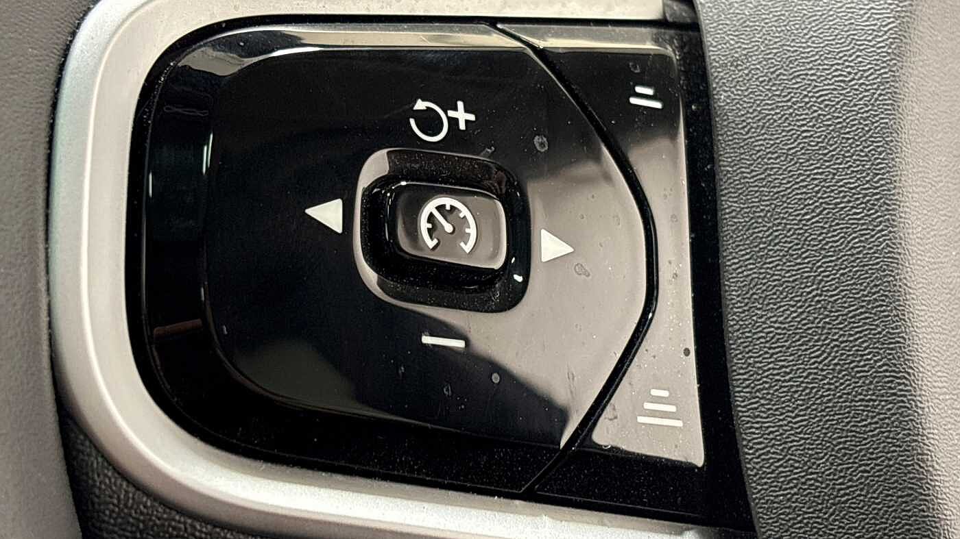 Used Volvo XC90 2025 for sale - 76854656: Photo 30