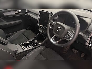 Used Volvo XC40 2025 for sale - 78596246: Photo