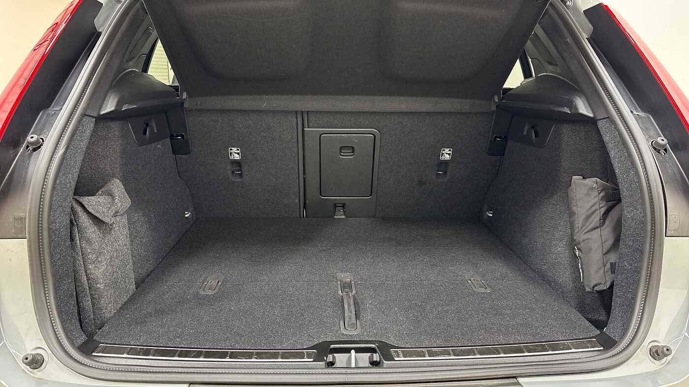 Used Volvo XC40 2025 for sale - 76796381: Photo 14