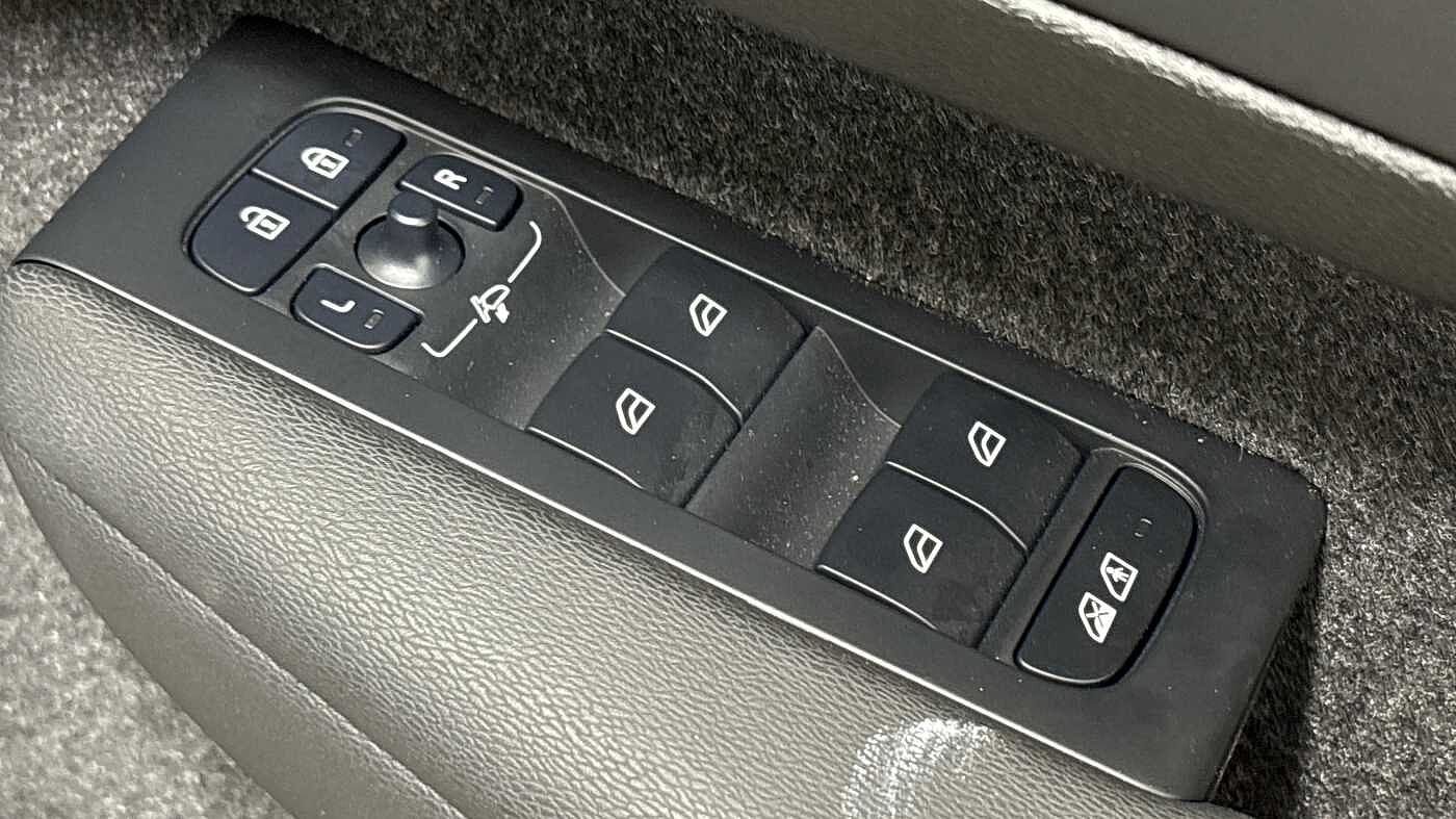 Used Volvo XC40 2025 for sale - 76796381: Photo 23