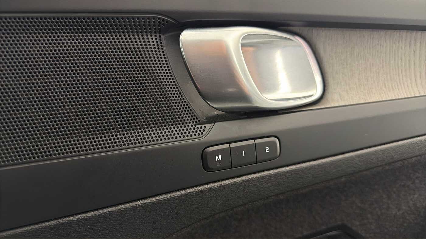 Used Volvo XC40 2023 for sale - 77702724: Photo 32