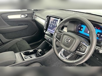Used Volvo XC40 2025 for sale - 79468791: Photo