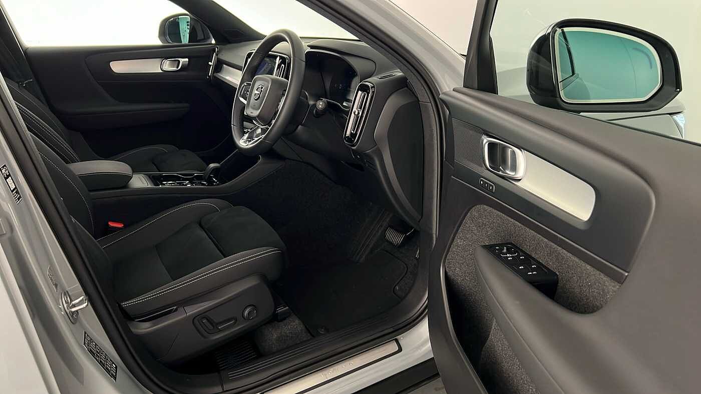 Used Volvo XC40 2025 for sale - 76854654: Photo 17