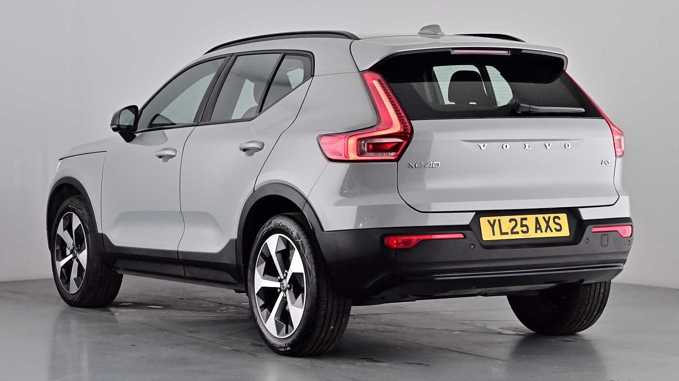 Used Volvo XC40 2025 for sale - 76854654: Photo 2