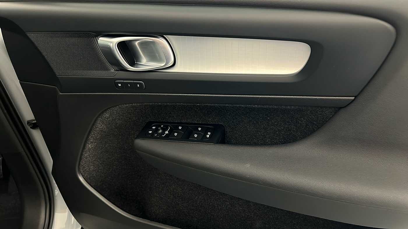 Used Volvo XC40 2025 for sale - 76854654: Photo 33