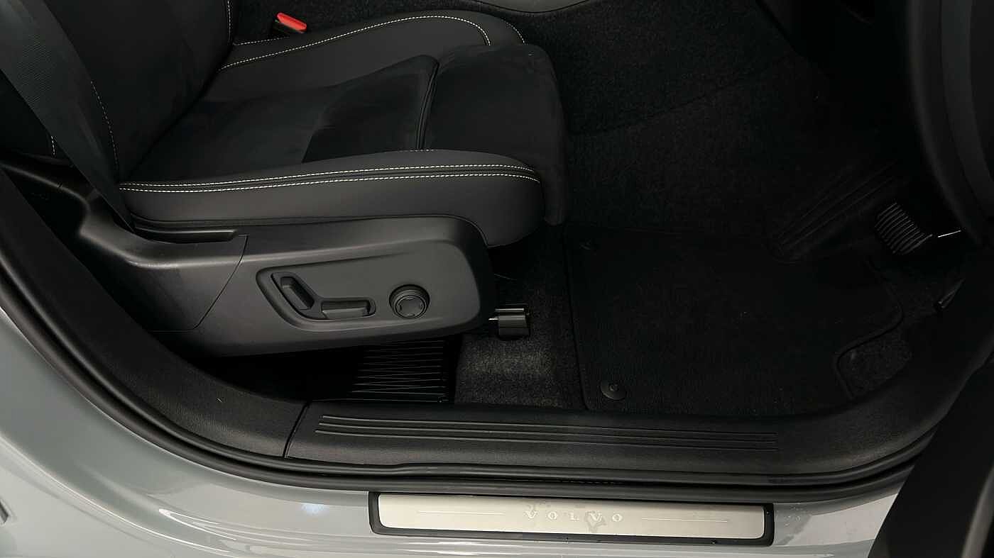 Used Volvo XC40 2025 for sale - 76854654: Photo 34