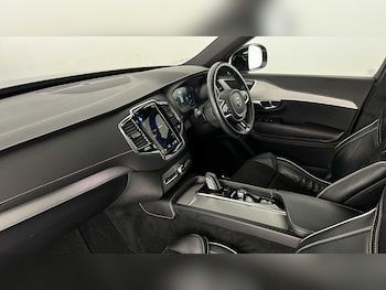 Used Volvo XC90 2021 for sale - 76384367: Photo