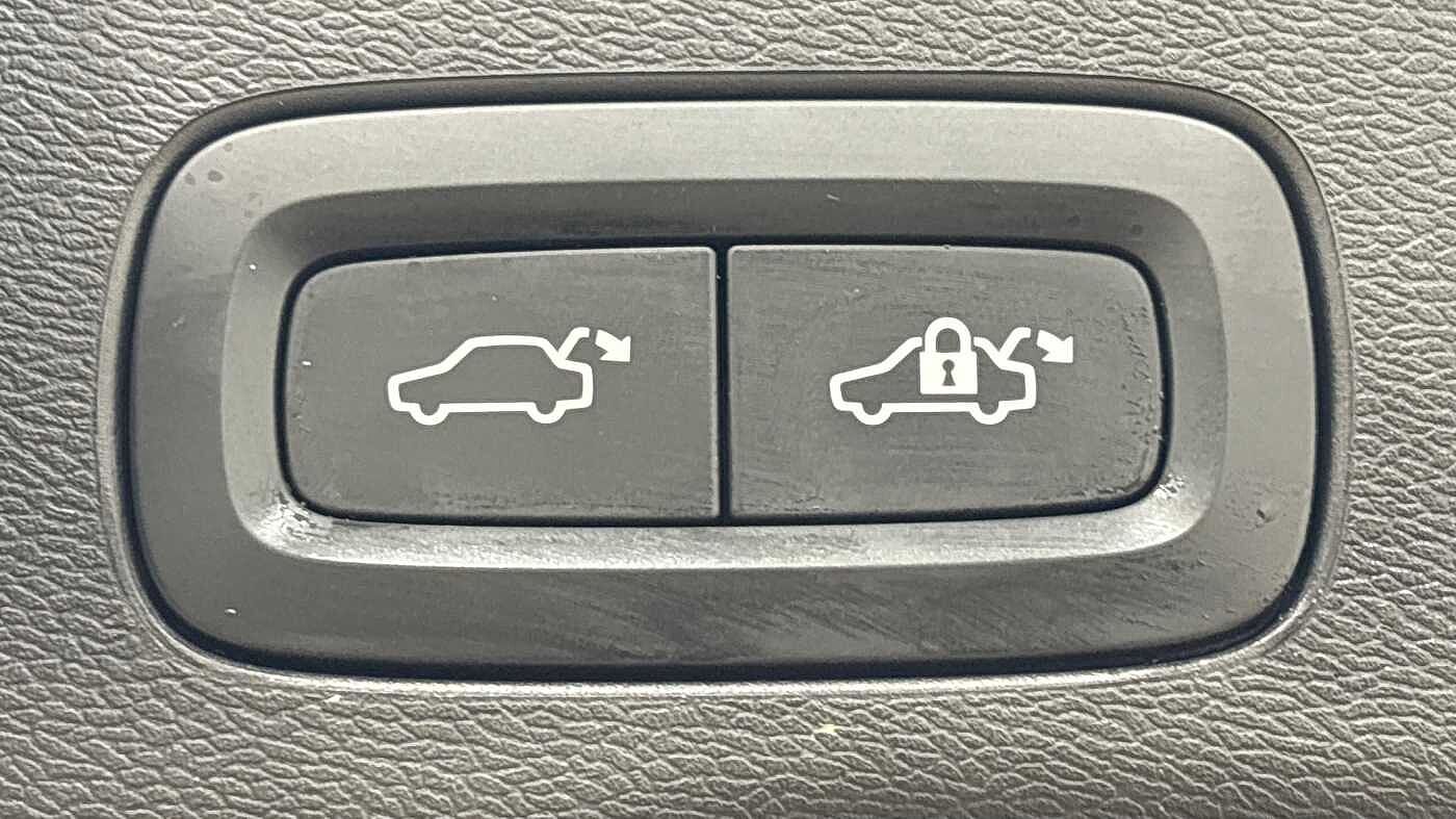 Used Volvo XC60 2021 for sale - 76796370: Photo 17