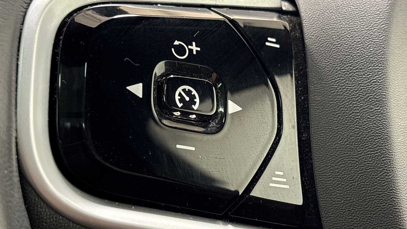 Used Volvo XC60 2021 for sale - 76796370: Photo 25