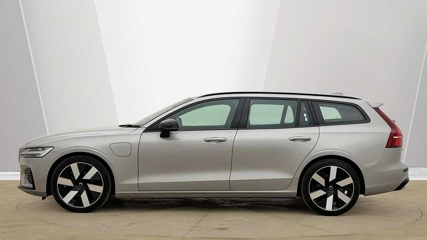 Used Volvo V60 2025 for sale - 78211981: Photo 4