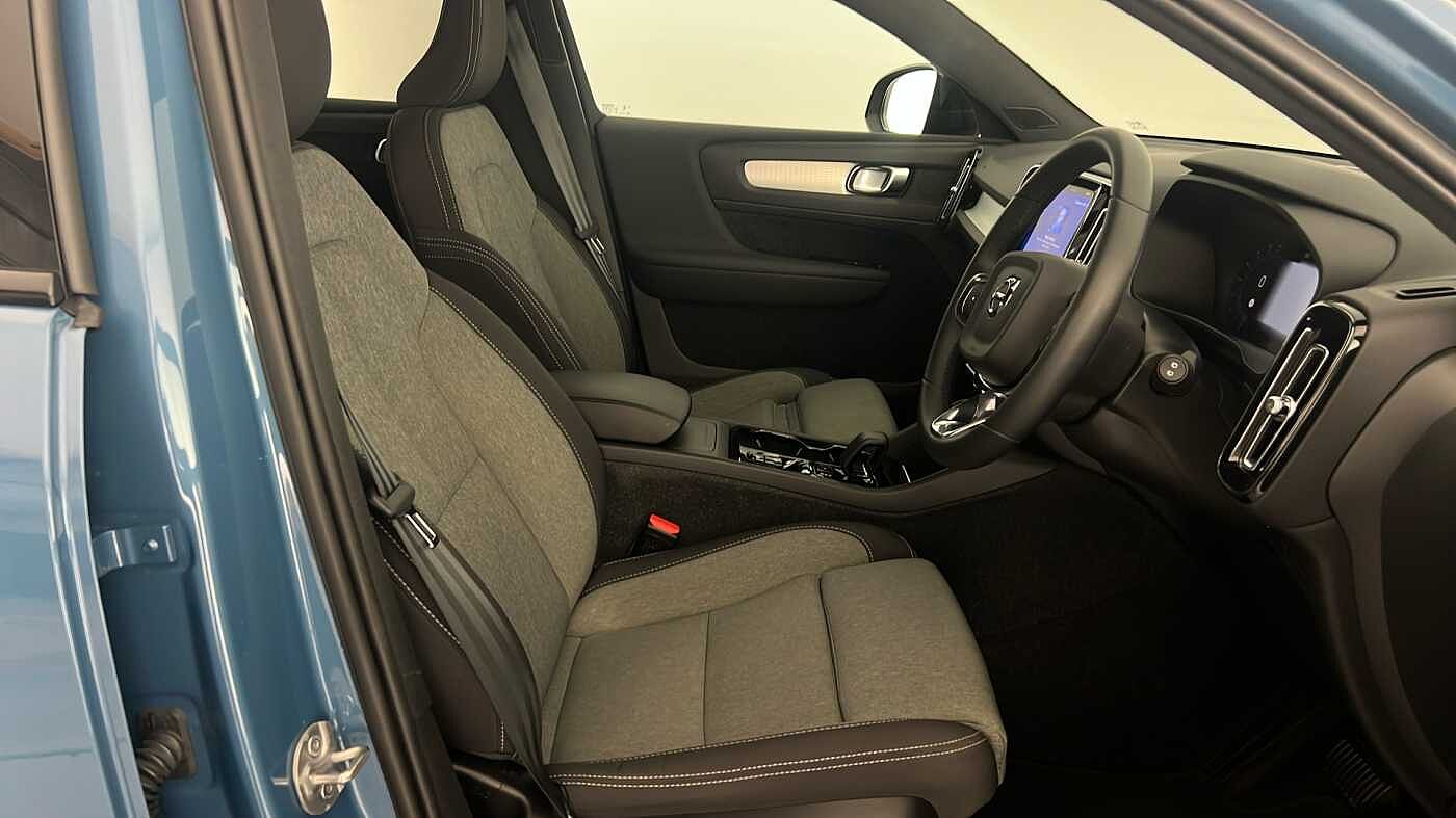 Used Volvo XC40 2023 for sale - 76104229: Photo 17