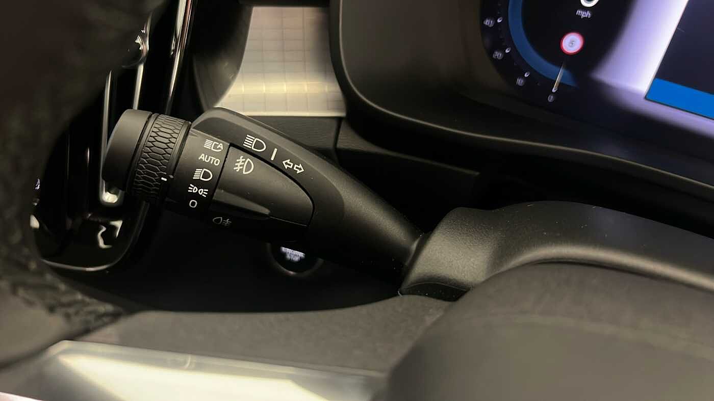 Used Volvo XC40 2023 for sale - 76104229: Photo 30