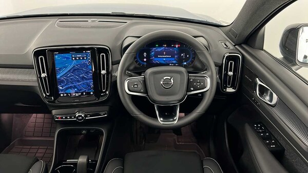 Used Volvo XC40 2023 for sale - 76172472: Photo 10
