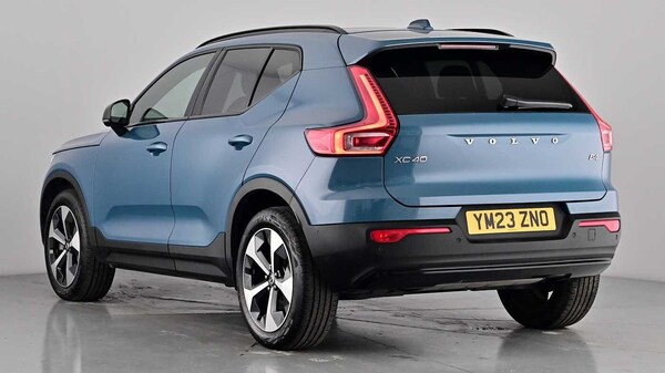 Used Volvo XC40 2023 for sale - 76172472: Photo 2