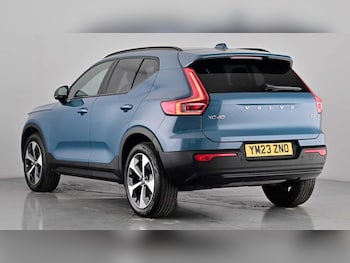 Used Volvo XC40 2023 for sale - 76172472: Photo 2