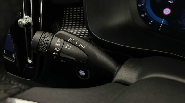 Used Volvo XC40 2023 for sale - 76172472: Photo 38