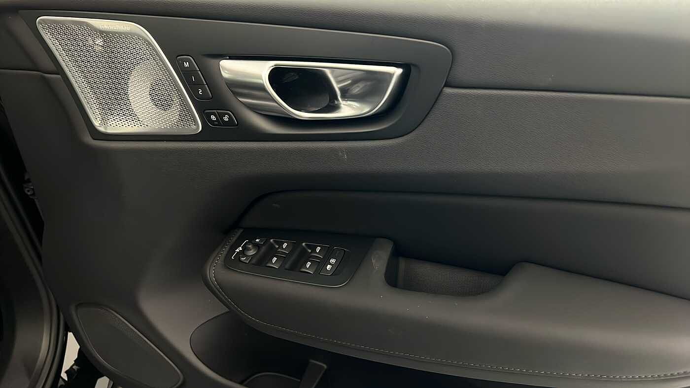 Used Volvo XC60 2025 for sale - 77137623: Photo 33