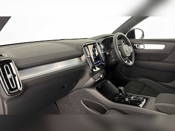 Used Volvo XC40 2026 for sale - 79446000: Photo