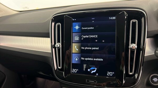 Used Volvo XC40 2019 for sale - 76332257: Photo 32