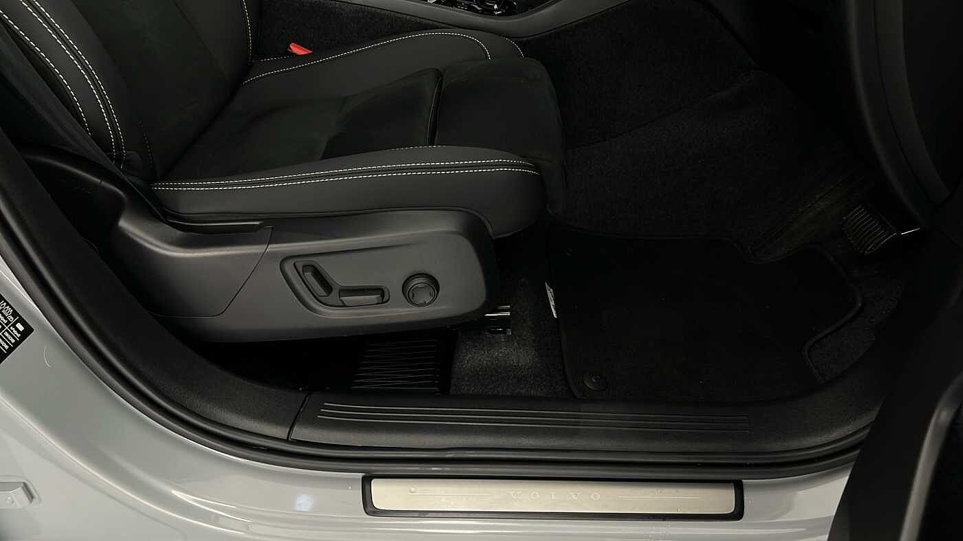 Used Volvo XC40 2025 for sale - 77095349: Photo 34