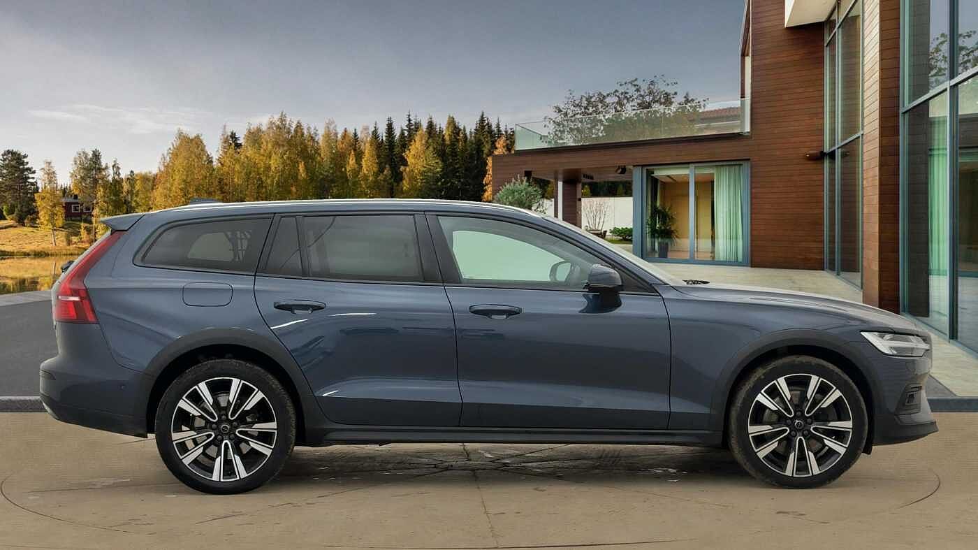 Used Volvo V60 2022 for sale - 77366923: Photo 4