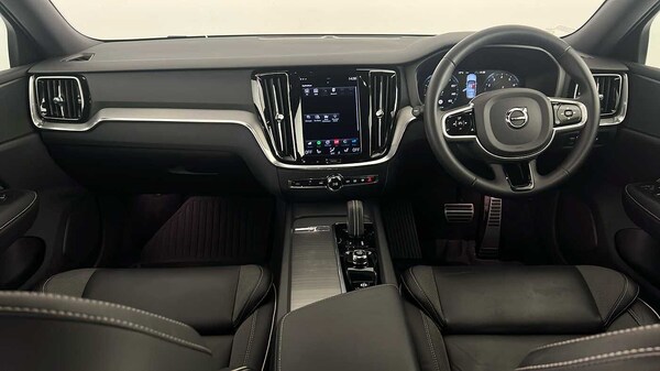 Used Volvo V60 2022 for sale - 75652741: Photo 10