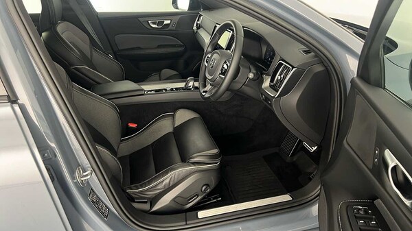 Used Volvo V60 2022 for sale - 75652741: Photo 16
