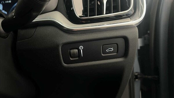 Used Volvo V60 2022 for sale - 75652741: Photo 36