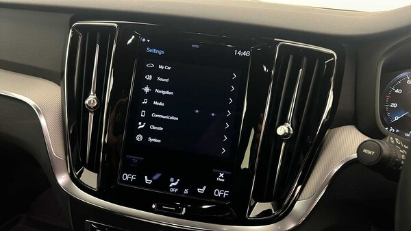 Used Volvo V60 2022 for sale - 75652741: Photo 37