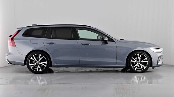Used Volvo V60 2022 for sale - 75652741: Photo 3