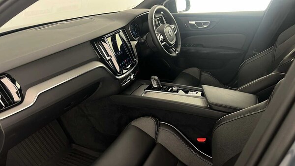 Used Volvo V60 2022 for sale - 75652741: Photo 9