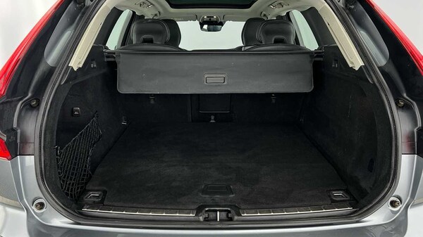 Used Volvo XC60 2020 for sale - 76344142: Photo 6