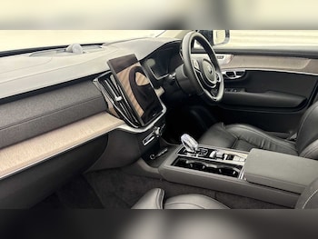 Used Volvo XC90 2025 for sale - 78670430: Photo