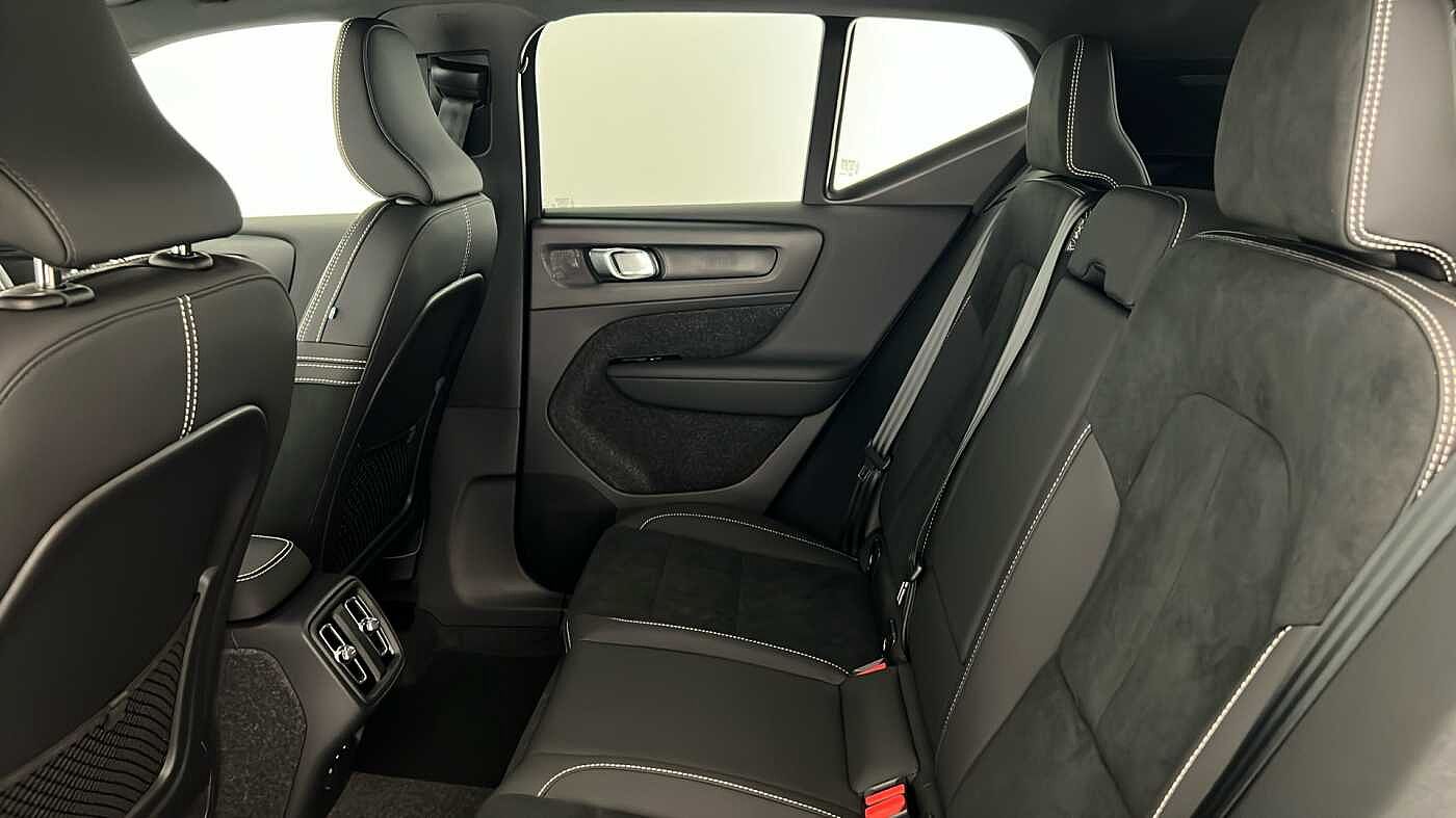 Used Volvo XC40 2025 for sale - 76780318: Photo 11