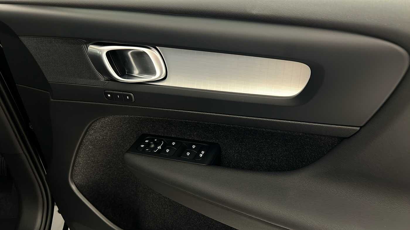 Used Volvo XC40 2025 for sale - 76780318: Photo 32