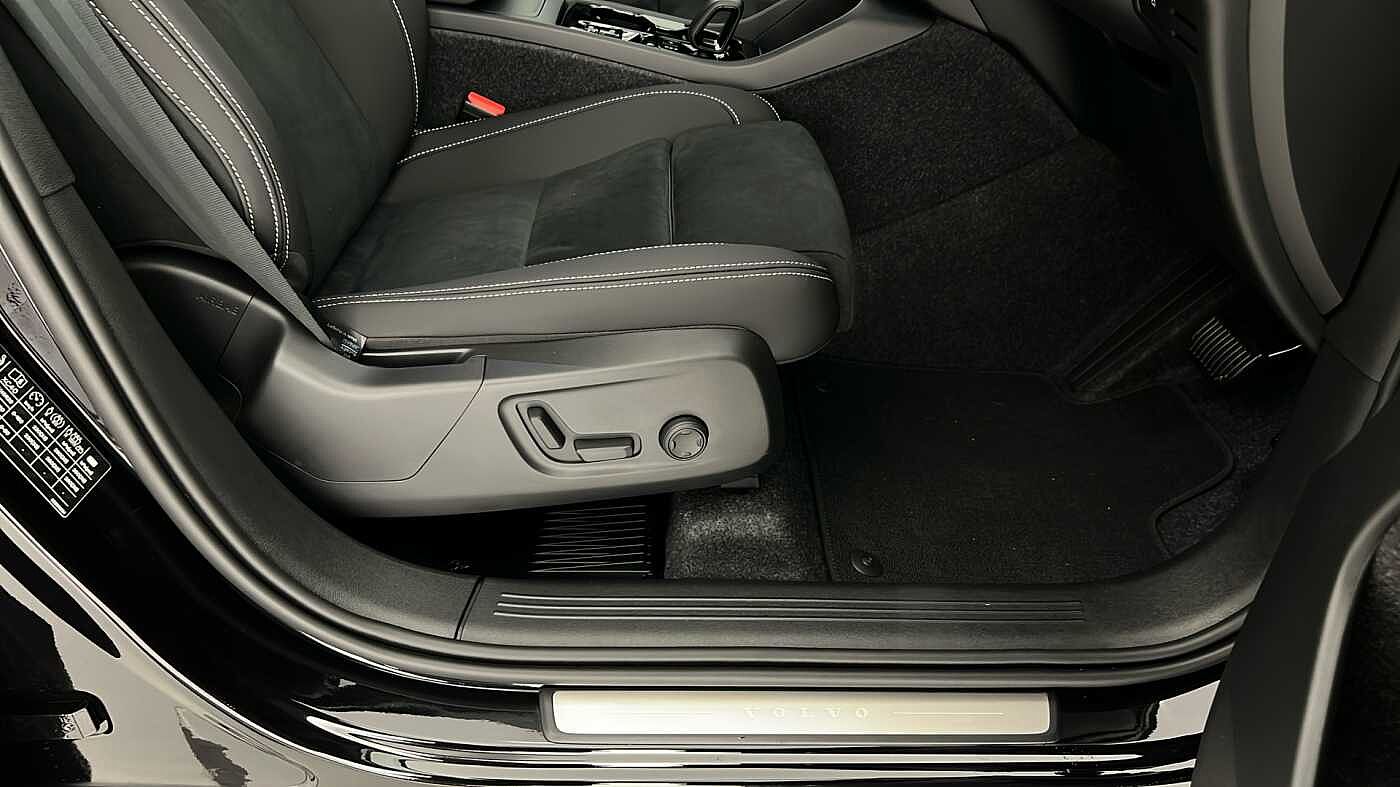 Used Volvo XC40 2025 for sale - 76780318: Photo 33