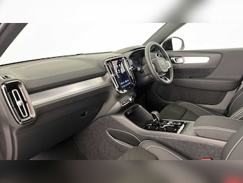 Used Volvo XC40 2026 for sale - 79446008: Photo