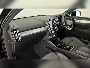 Used Volvo XC40 2022 for sale - 76055765: Photo