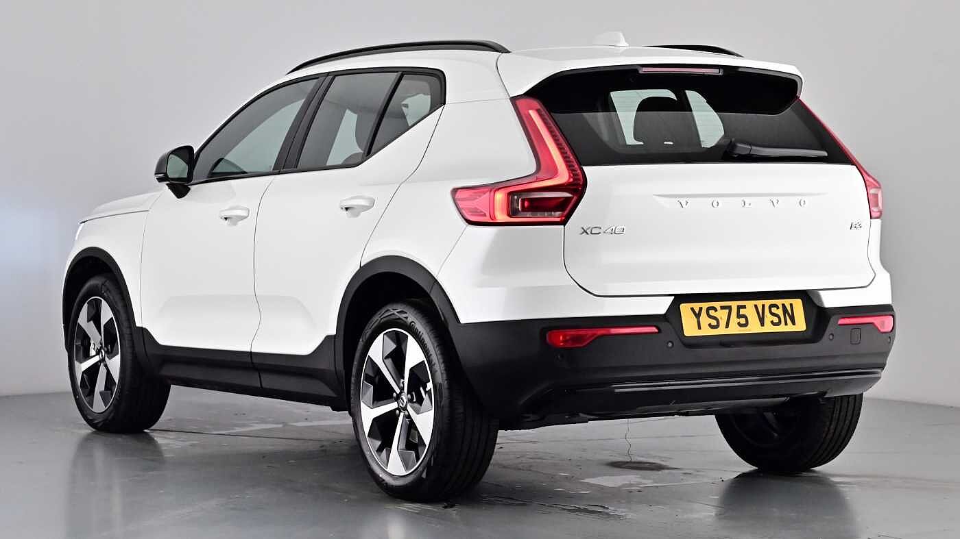 Used Volvo XC40 2025 for sale - 77210241: Photo 2